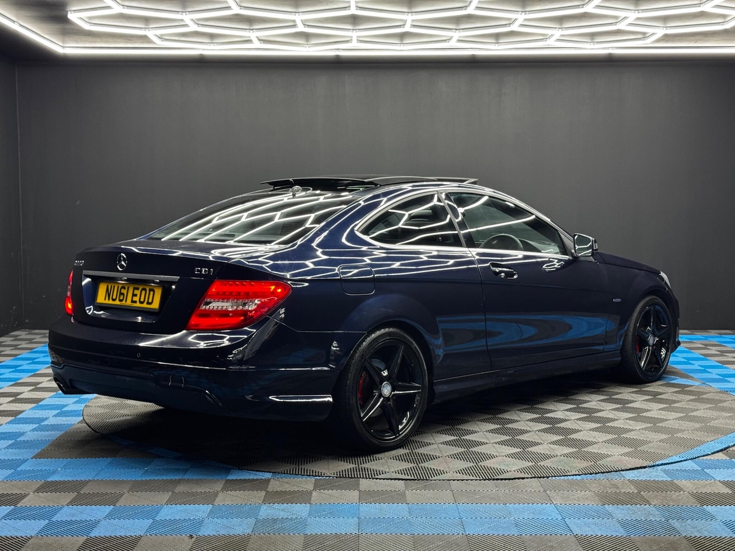 Used Mercedes-Benz C Class 2011 for sale - 76913237: Photo 5