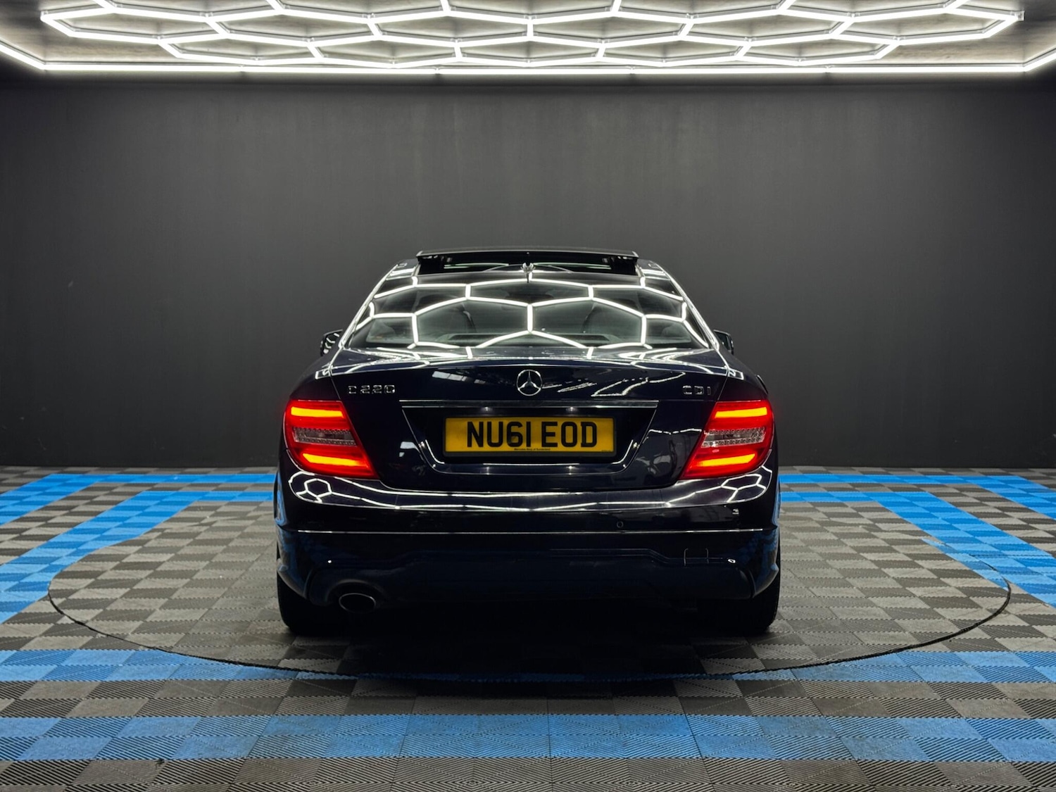 Used Mercedes-Benz C Class 2011 for sale - 76913237: Photo 6