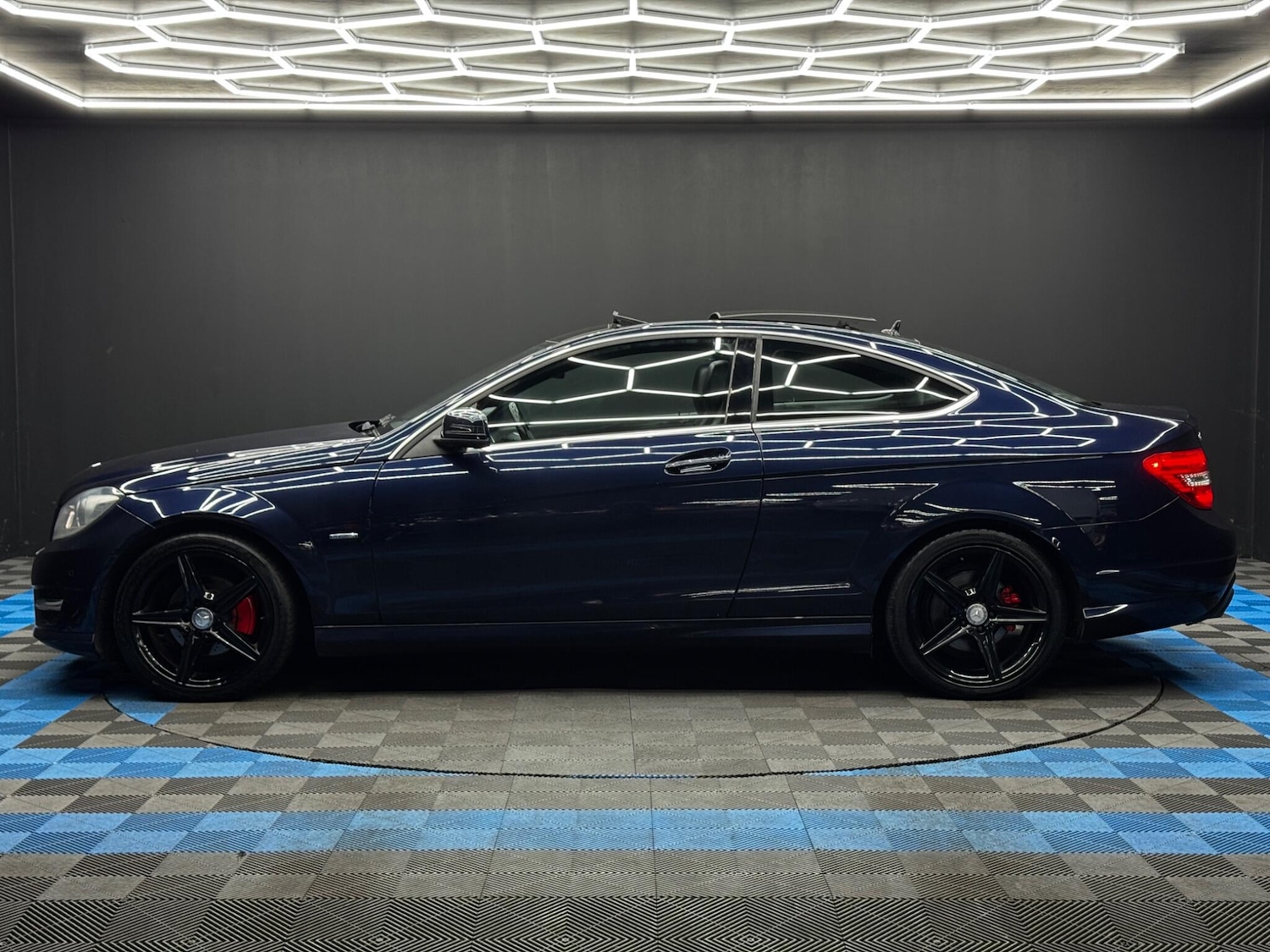 Used Mercedes-Benz C Class 2011 for sale - 76913237: Photo 8