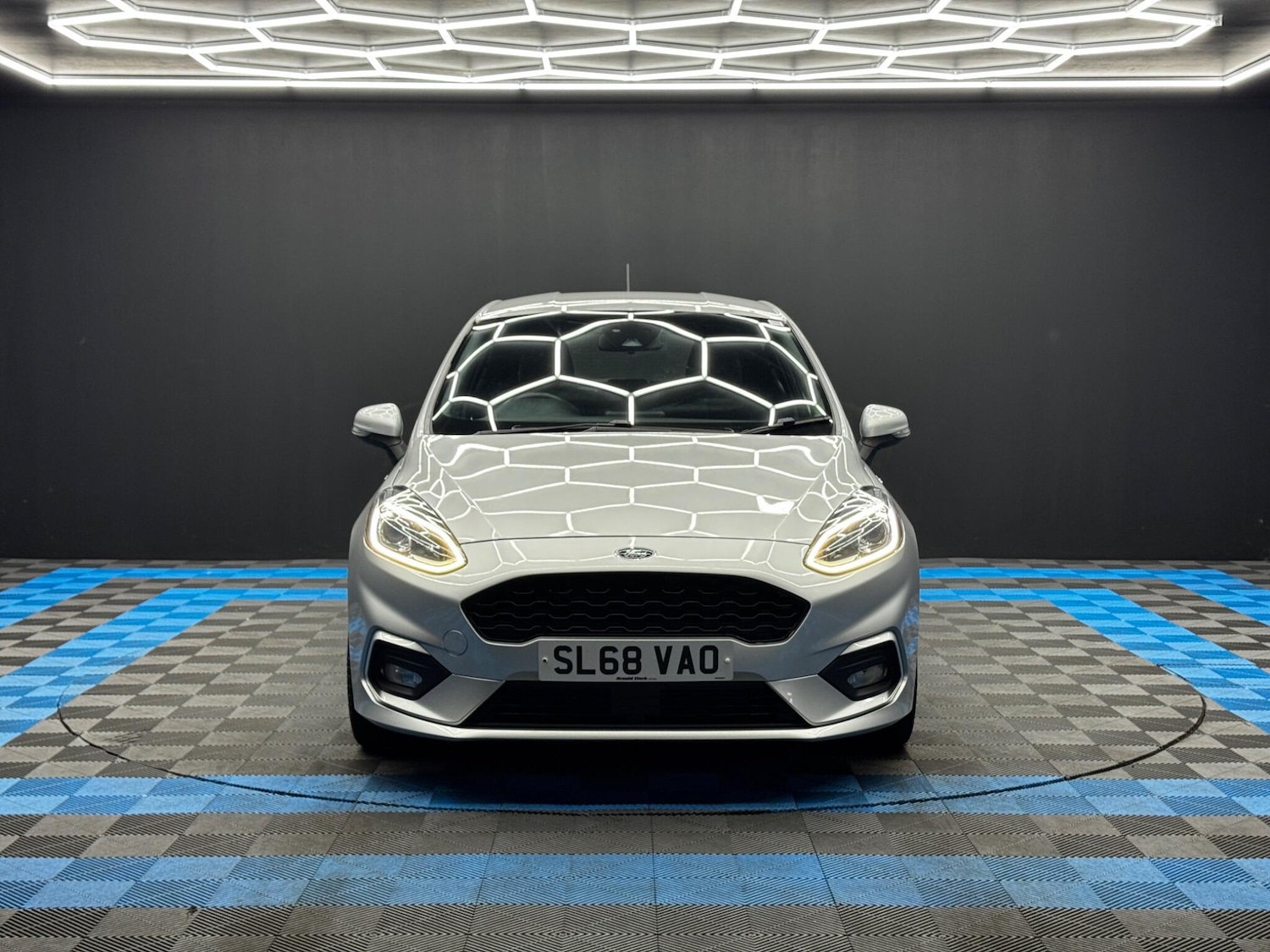 Used Ford Fiesta 2018 for sale - 76918632: Photo 2