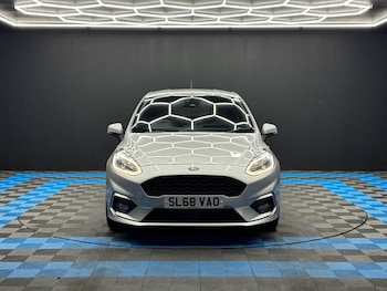 Used Ford Fiesta 2018 for sale - 76918632: Photo