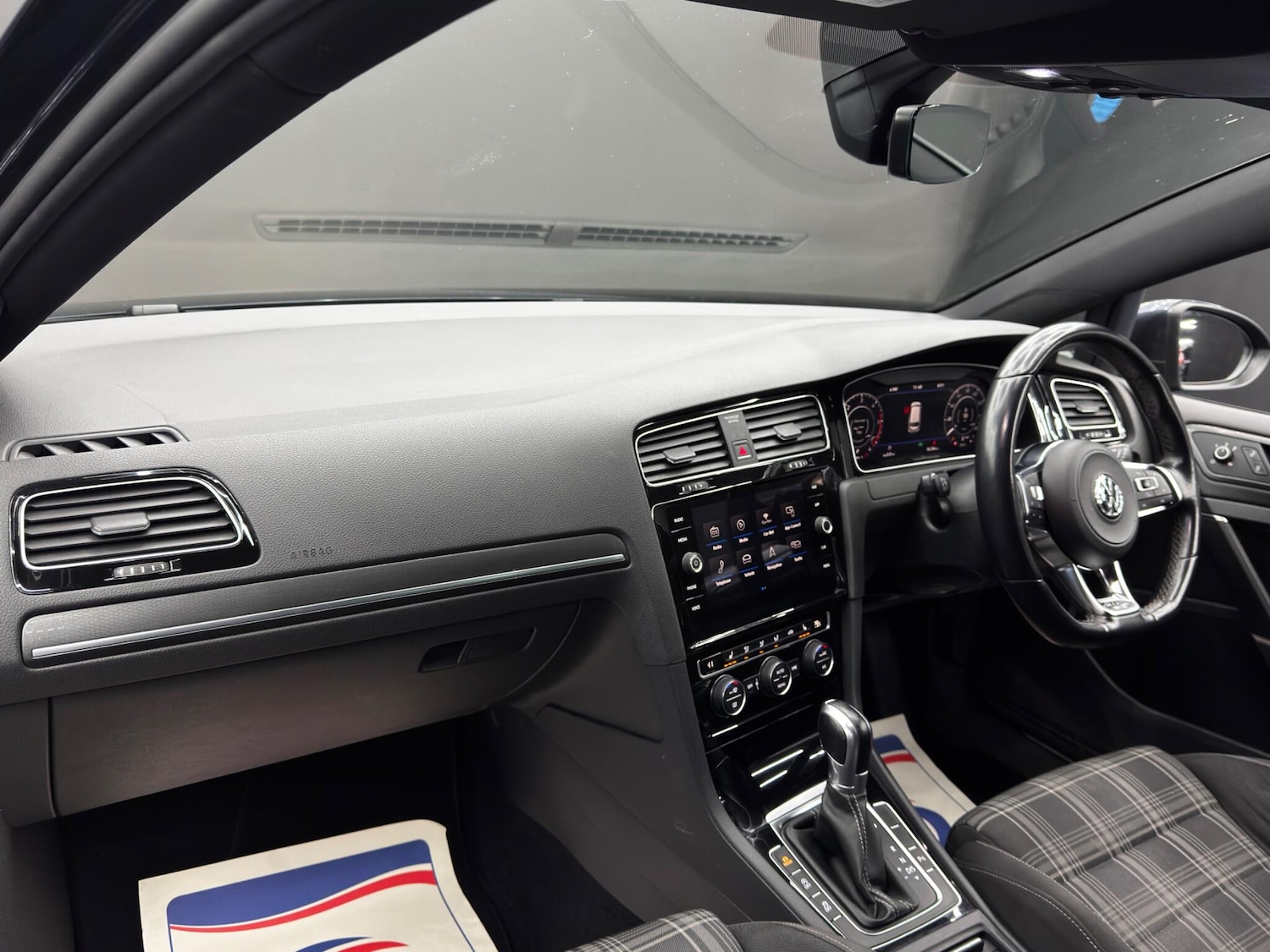 Used Volkswagen Golf 2018 for sale - 76832623: Photo 11