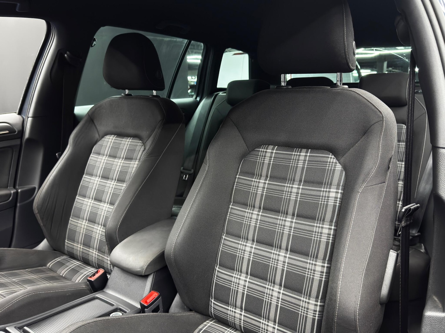 Used Volkswagen Golf 2018 for sale - 76832623: Photo 14