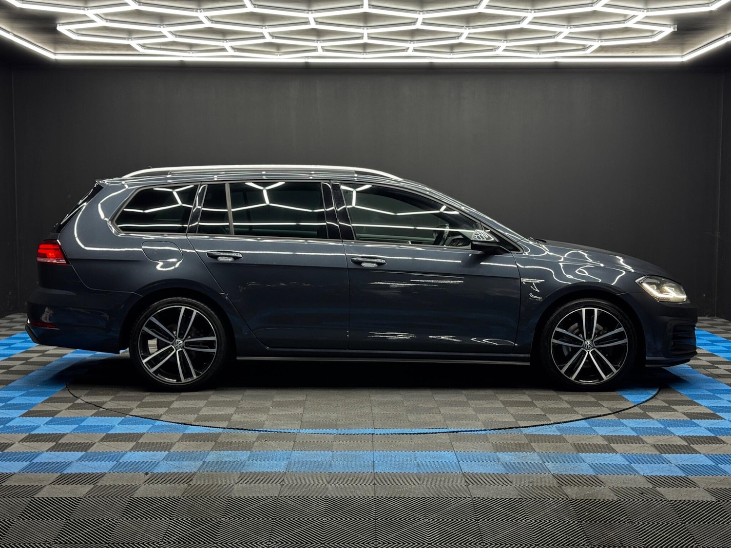 Used Volkswagen Golf 2018 for sale - 76832623: Photo 4