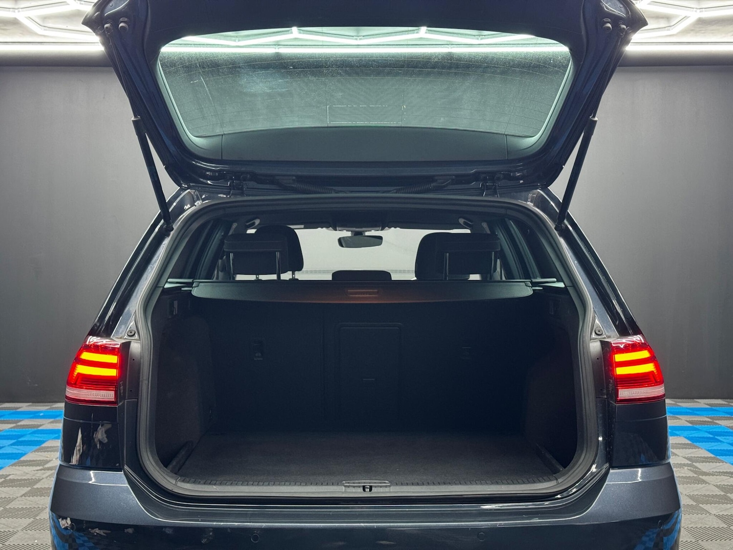 Used Volkswagen Golf 2018 for sale - 76832623: Photo 40