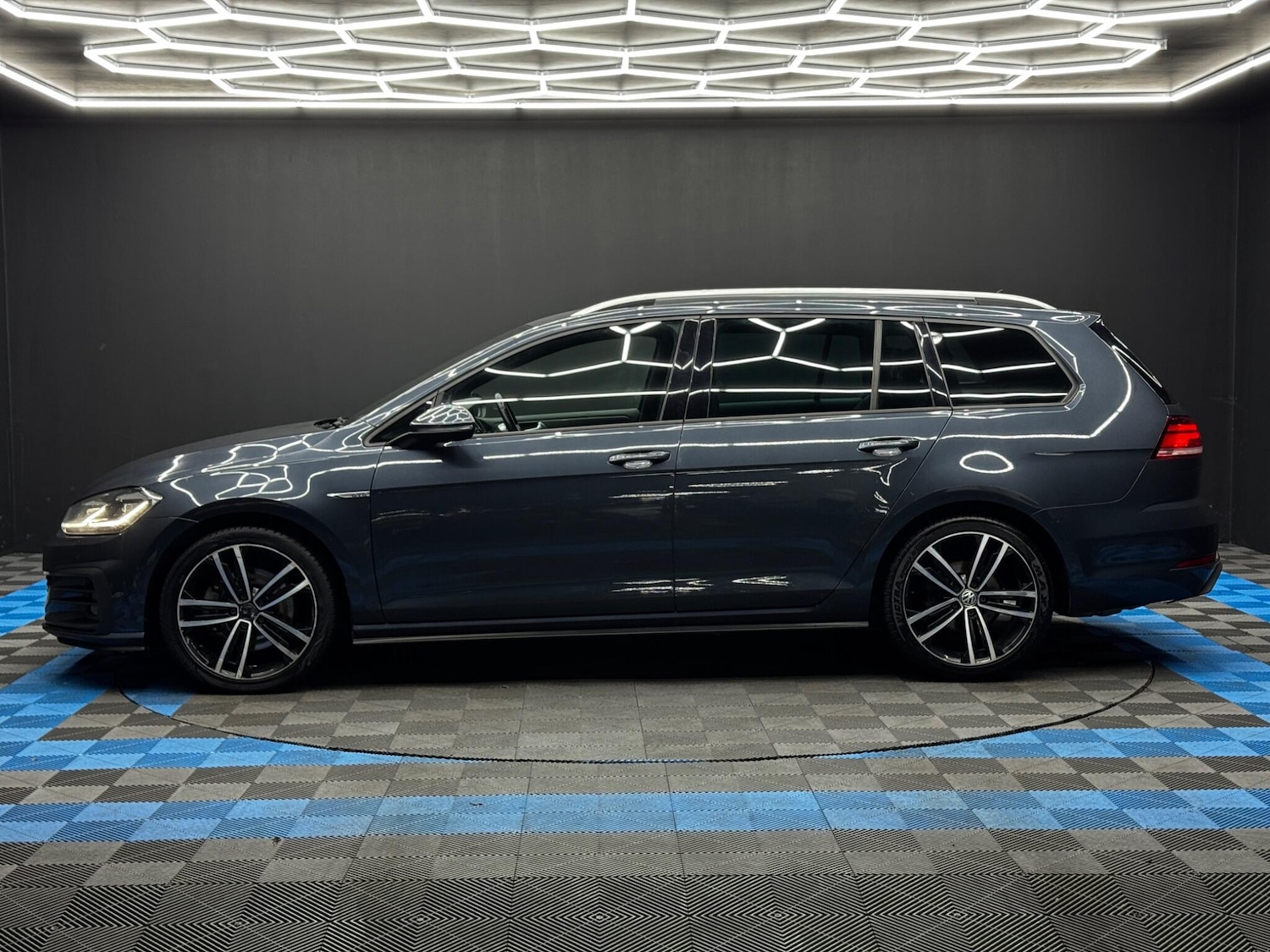 Used Volkswagen Golf 2018 for sale - 76832623: Photo 8