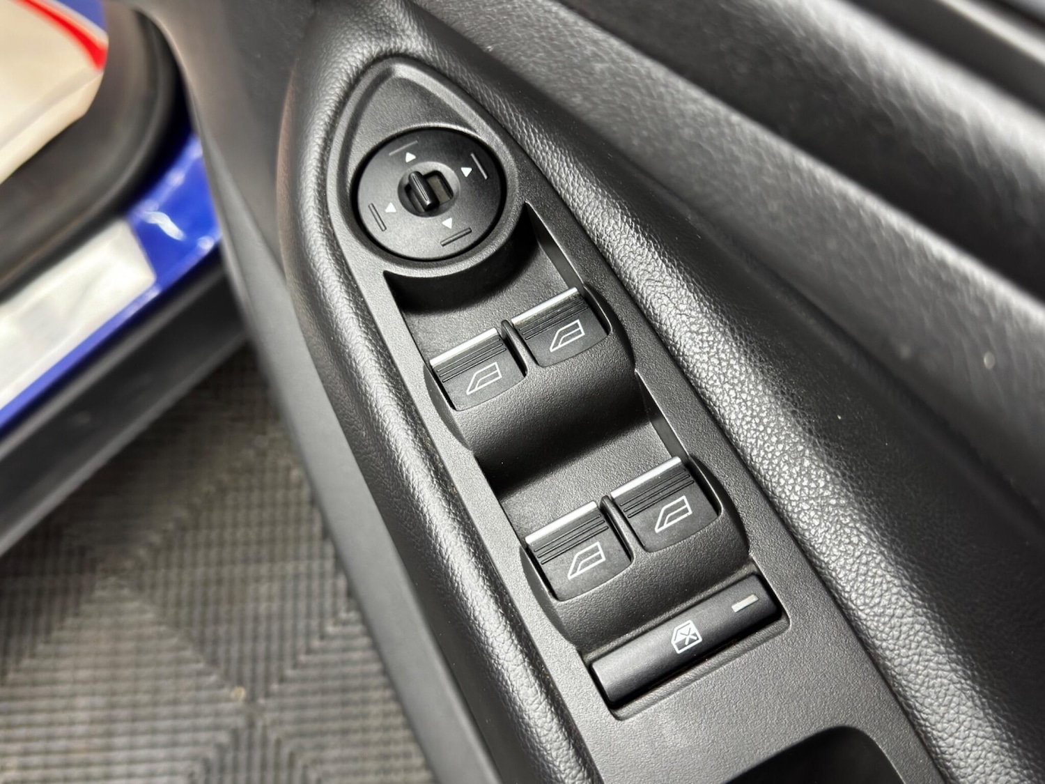 Used Ford Kuga 2015 for sale - 76913350: Photo 39