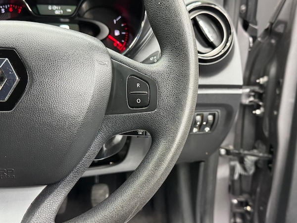 Used Renault Captur 2017 for sale - 76238707: Photo 21