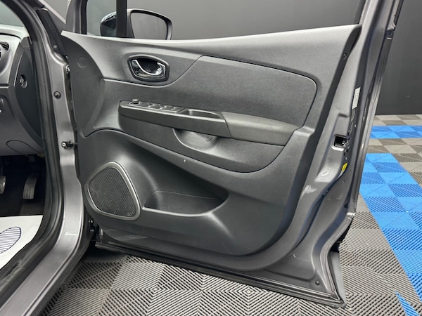 Used Renault Captur 2017 for sale - 76238707: Photo 33