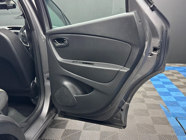 Used Renault Captur 2017 for sale - 76238707: Photo 35