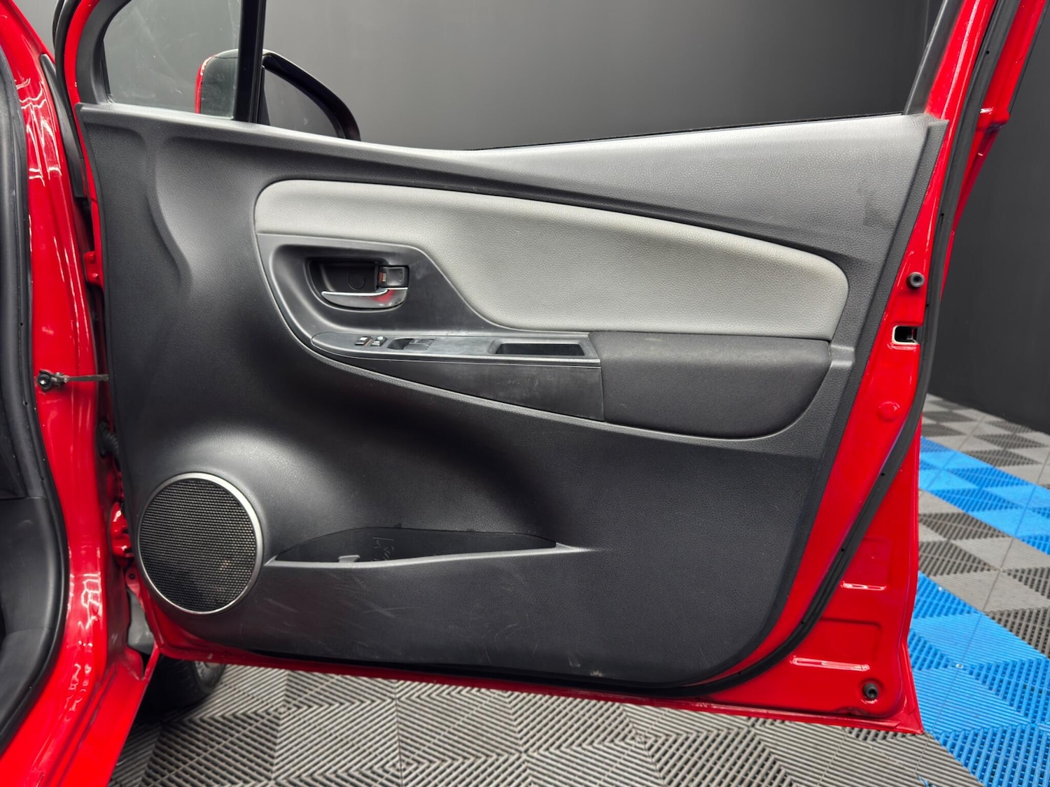 Used Toyota Yaris 2015 for sale - 77412182: Photo 32