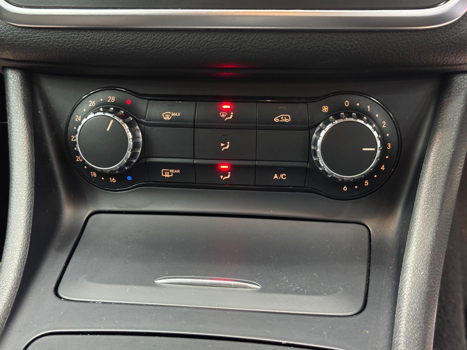 Used Mercedes-Benz GLA 2015 for sale - 77737814: Photo 28