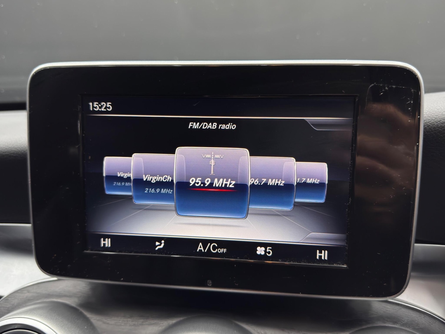 Used Aston Martin Vantage 2015 for sale - 77279313: Photo 29