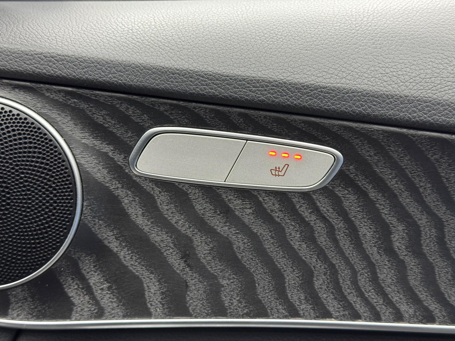 Used Aston Martin Vantage 2015 for sale - 77279313: Photo 38