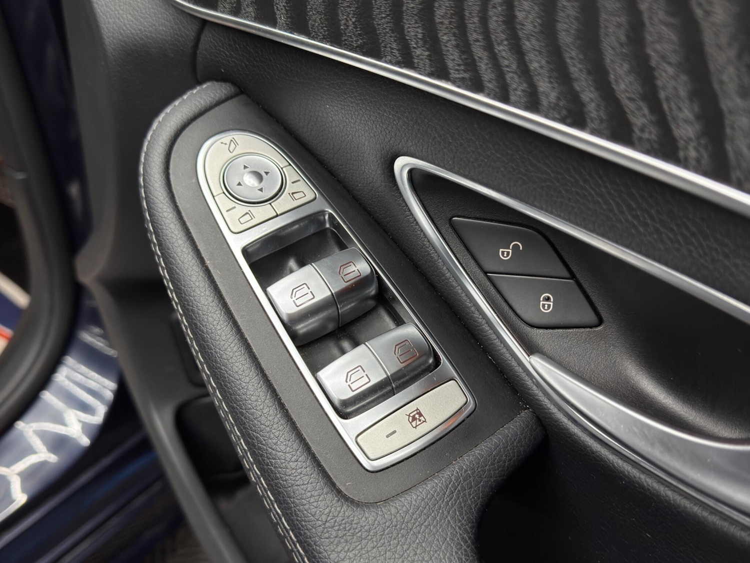 Used Aston Martin Vantage 2015 for sale - 77279313: Photo 39