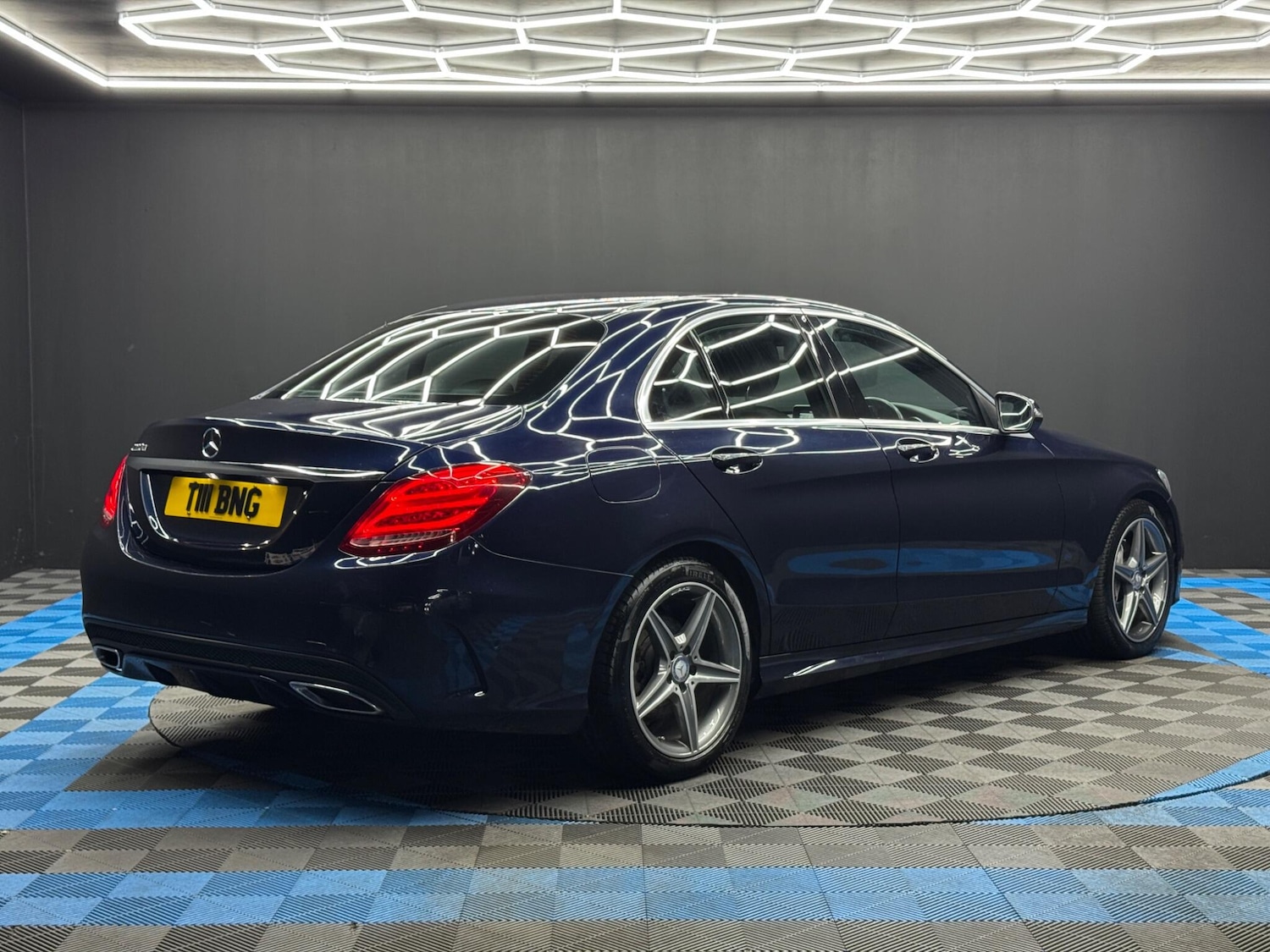 Used Aston Martin Vantage 2015 for sale - 77279313: Photo 5