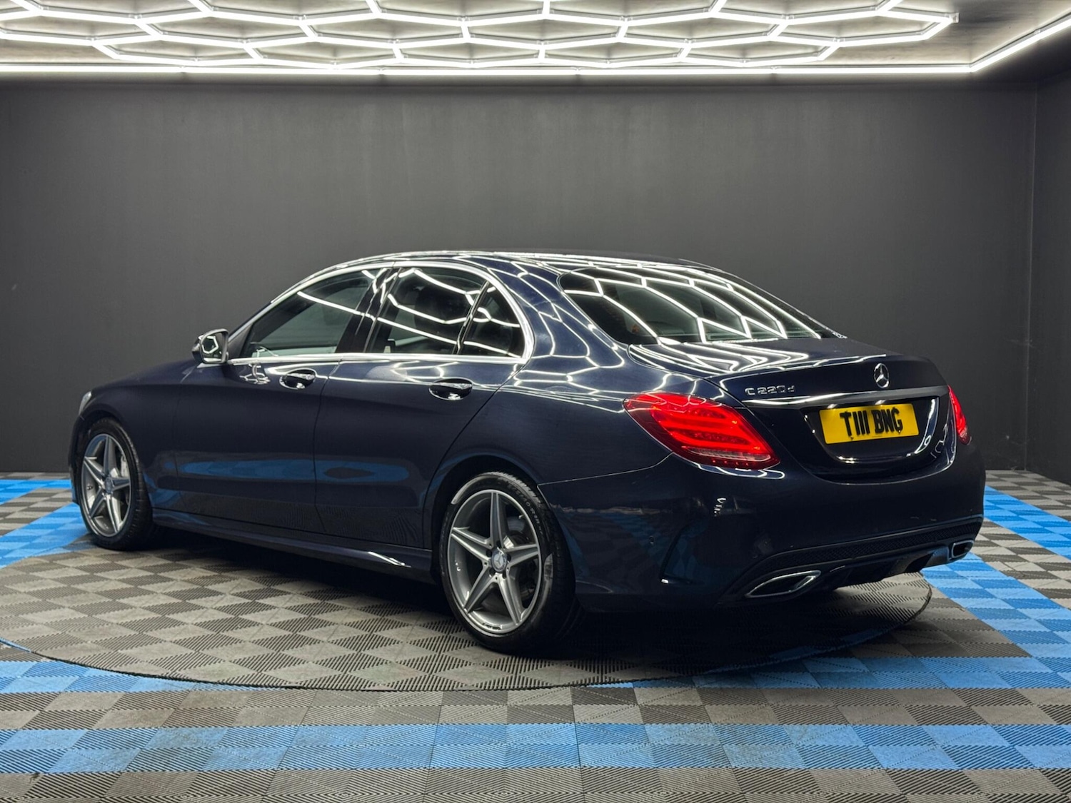 Used Aston Martin Vantage 2015 for sale - 77279313: Photo 7