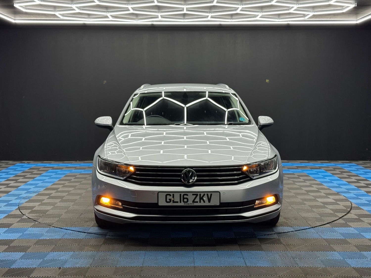 Used Volkswagen Passat for sale - 77585725: Photo 2