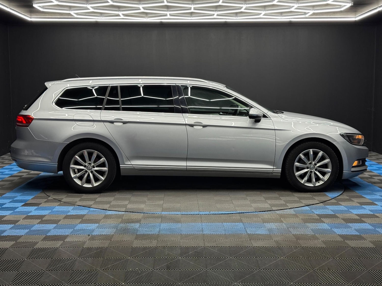 Used Volkswagen Passat for sale - 77585725: Photo 4