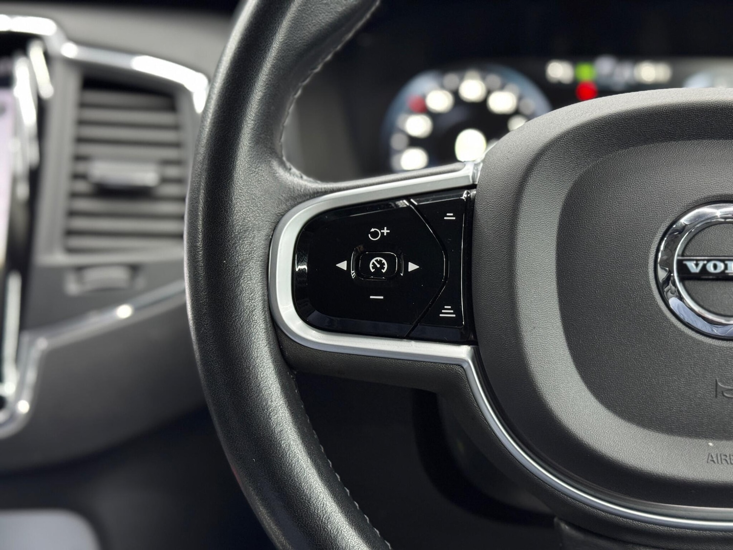 Used Volvo XC90 2019 for sale - 77237852: Photo 21