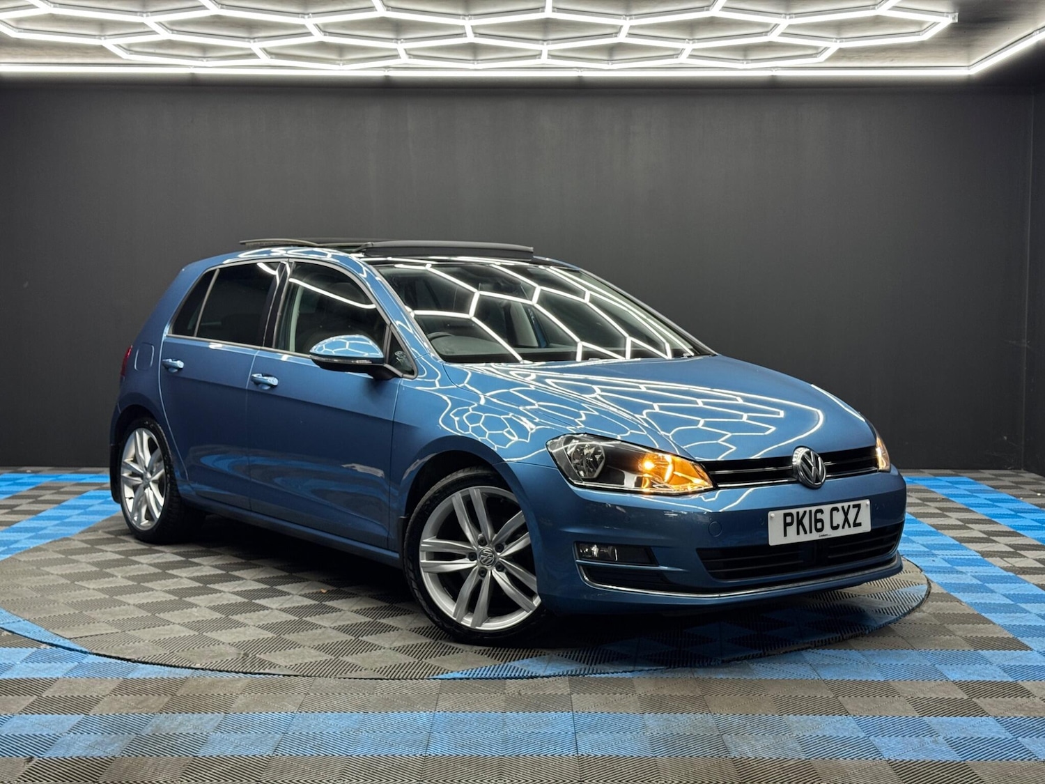 Used Volkswagen Golf 2016 for sale - 78157458: Photo 1