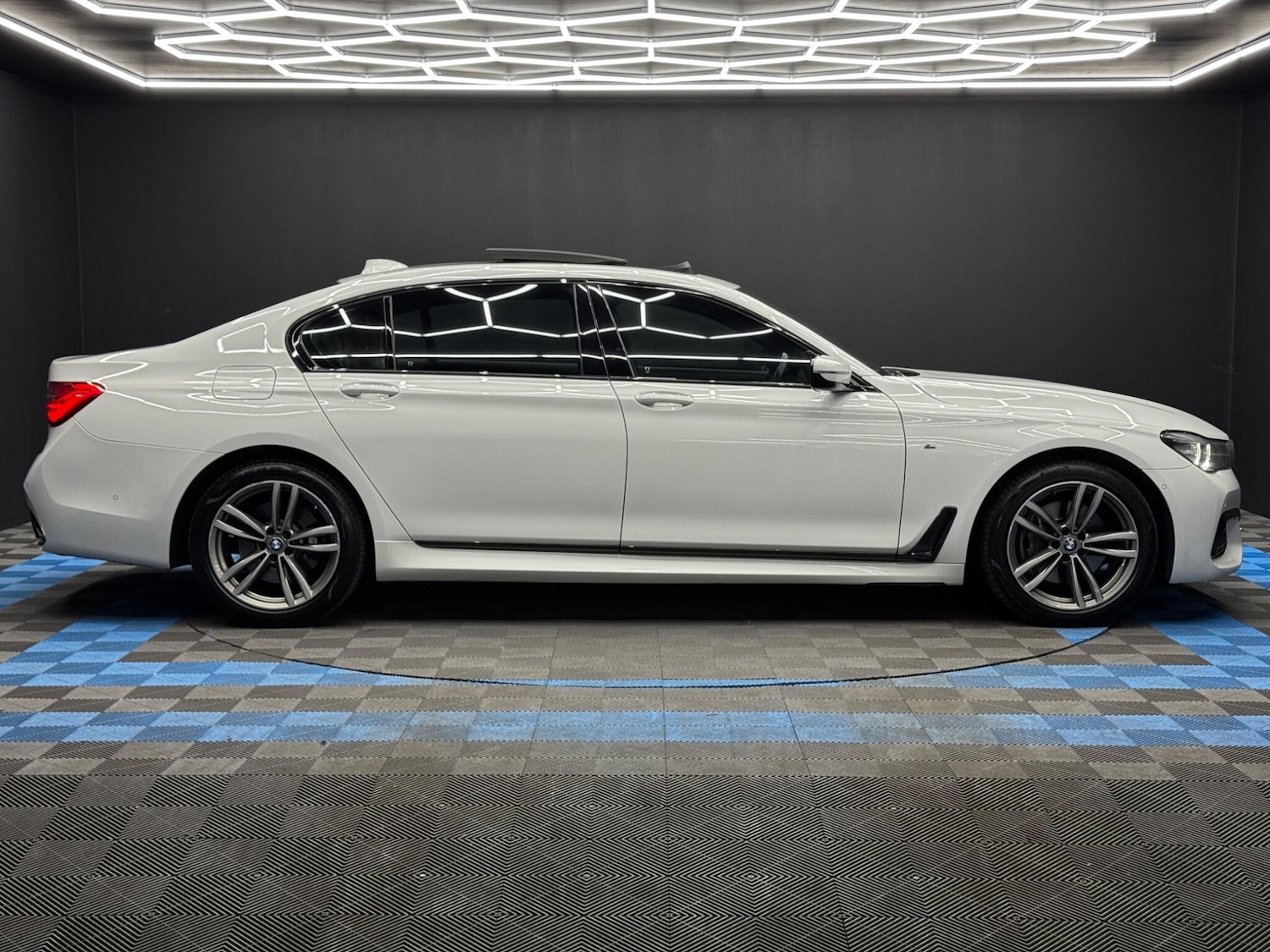 Used BMW 7 Series for sale - 78136270: Photo 4