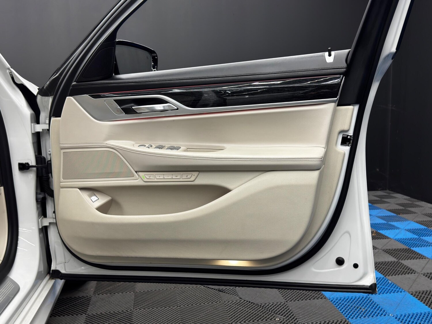 Used BMW 7 Series for sale - 78136270: Photo 44