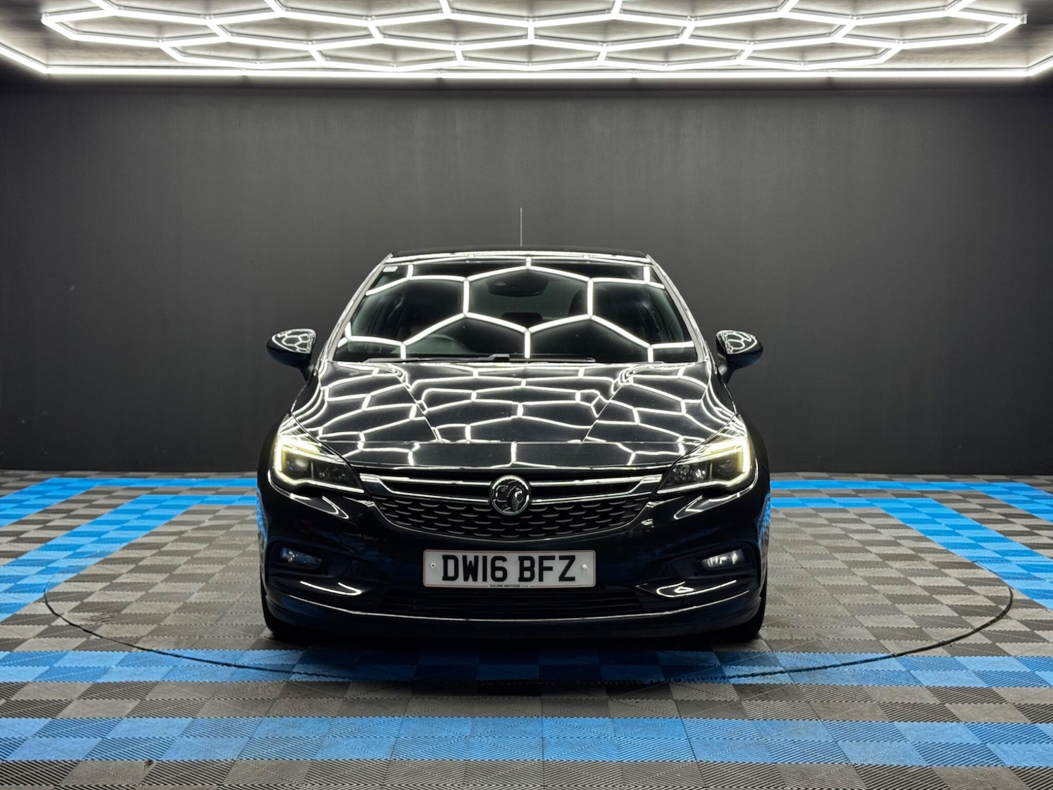 Used Vauxhall Astra 2016 for sale - 76499453: Photo 2