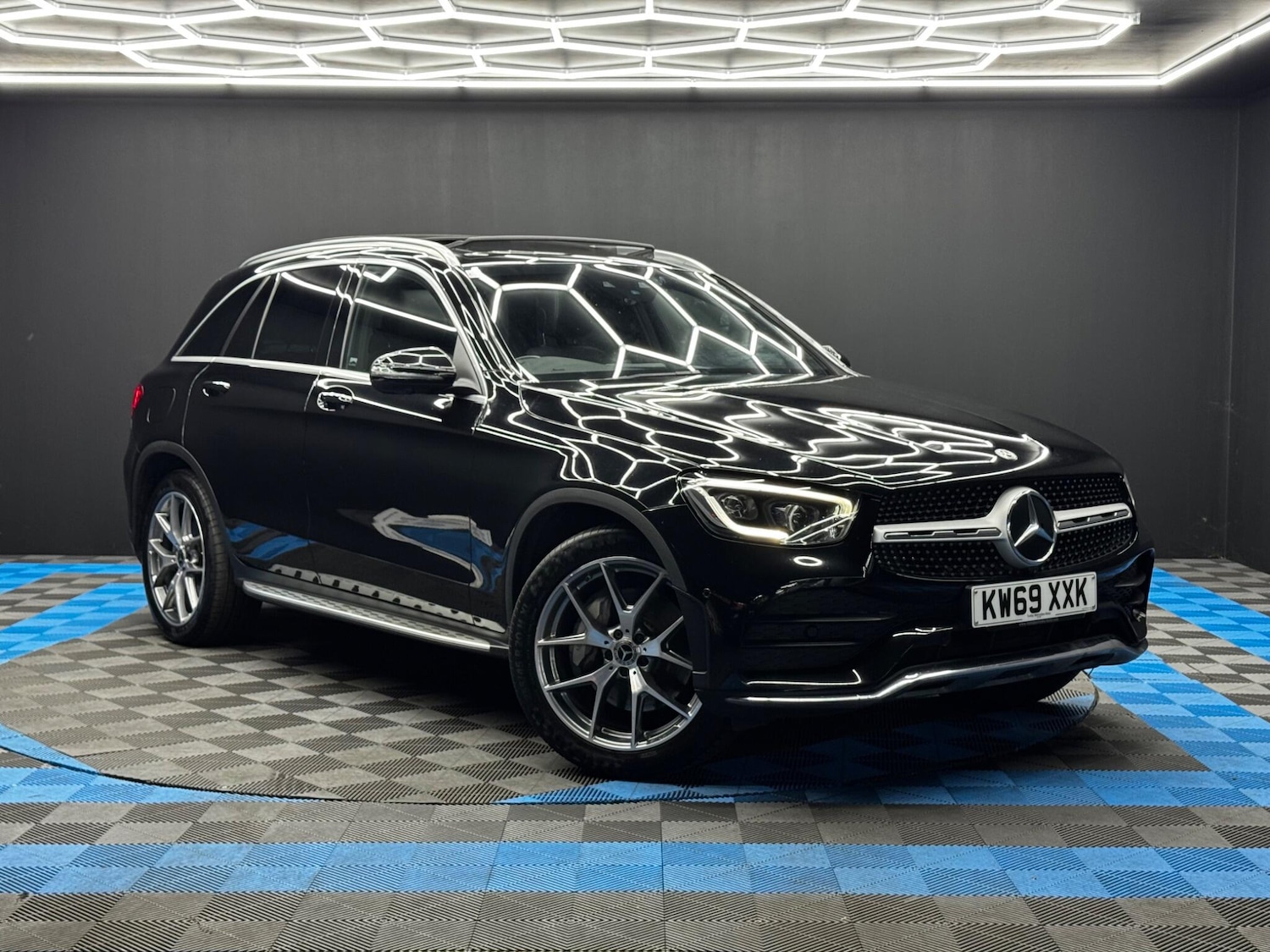 Used Mercedes-Benz GLC 2020 for sale - 76512181: Photo 1