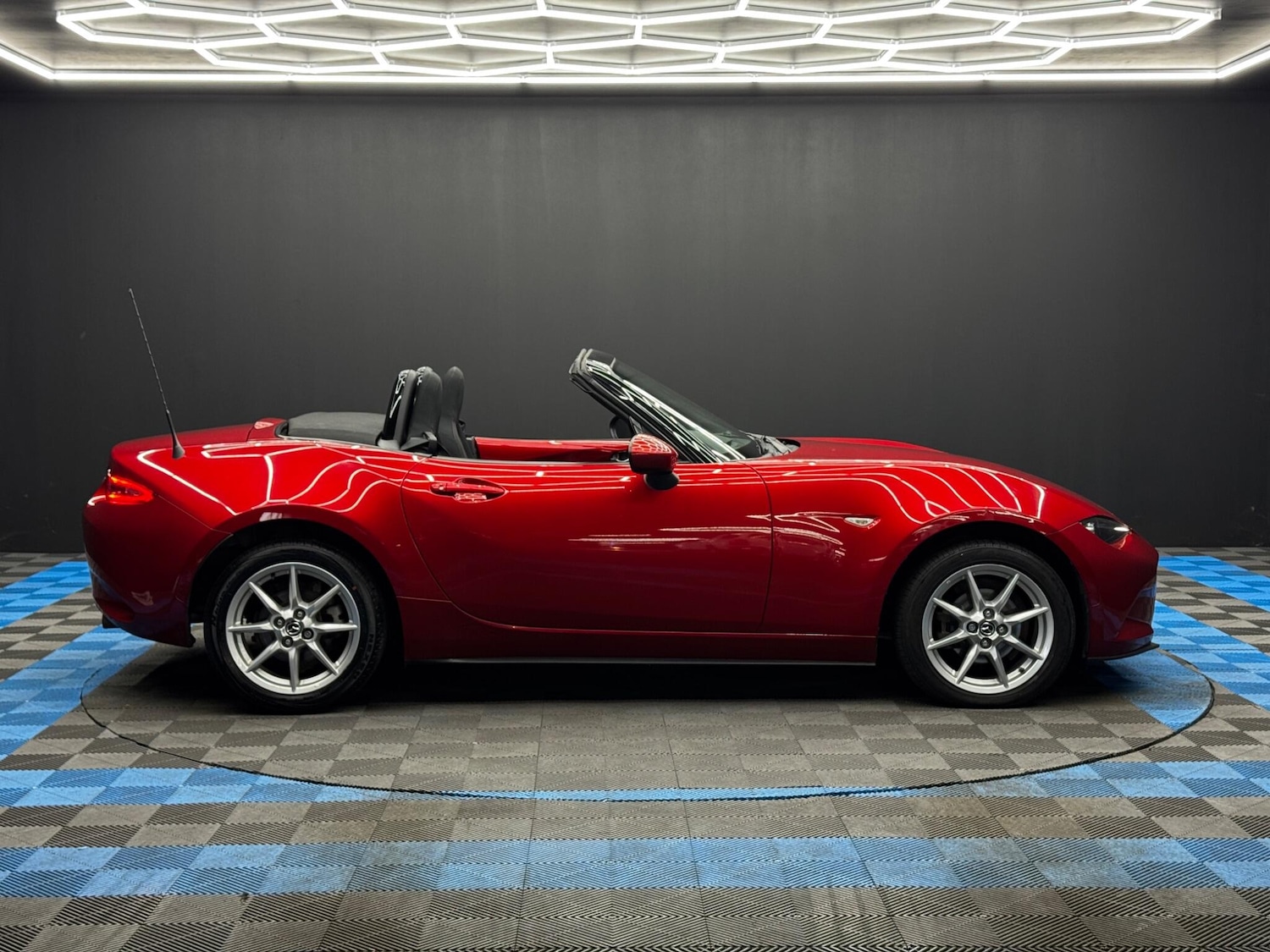 Used Mazda MX-5 2015 for sale - 77898612: Photo 4