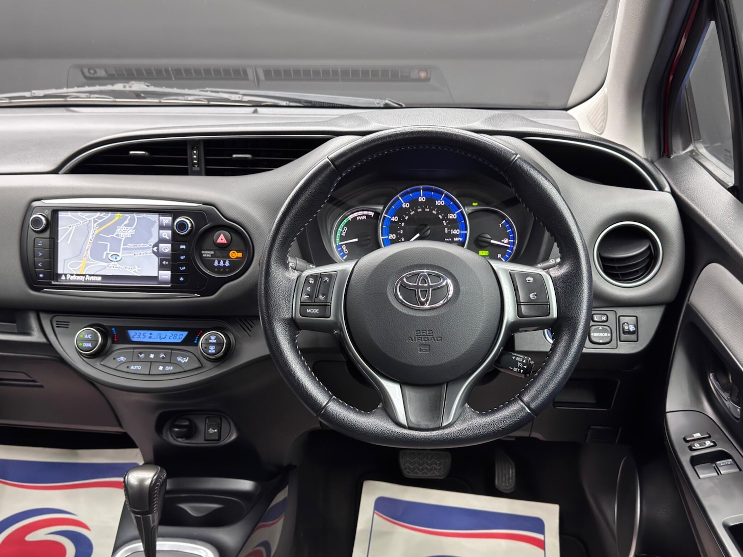 Used Toyota Yaris 2015 for sale - 76440451: Photo 17