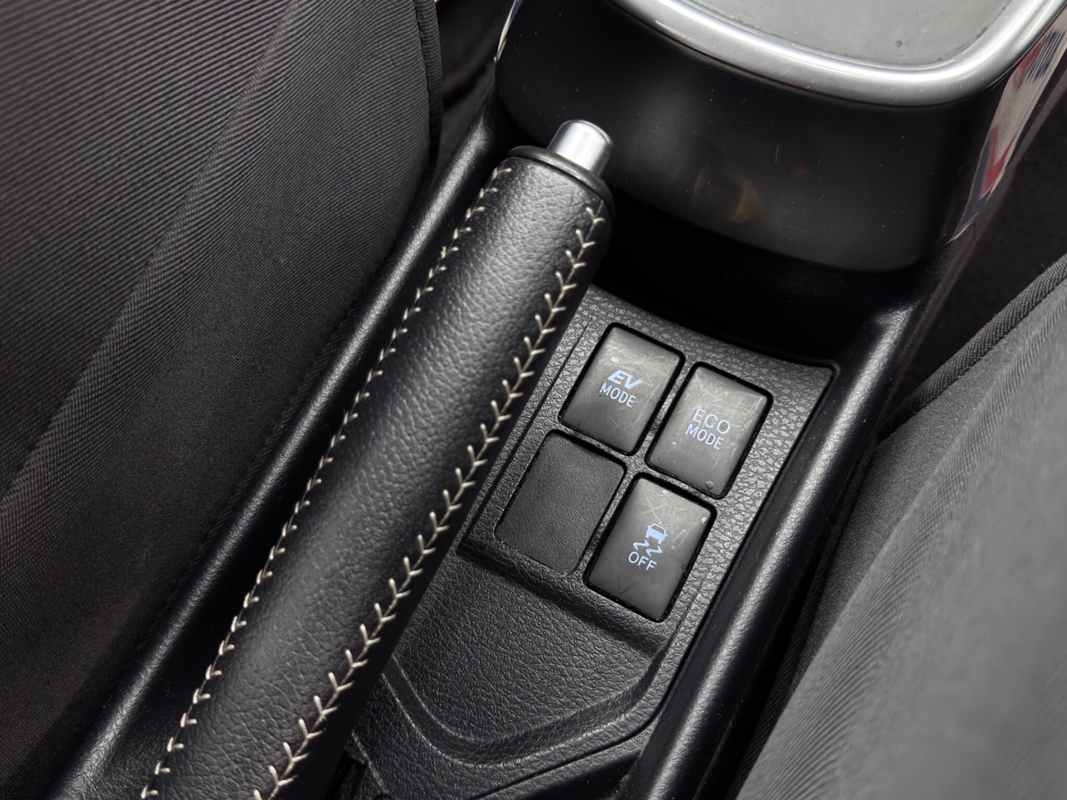 Used Toyota Yaris 2015 for sale - 76440451: Photo 24