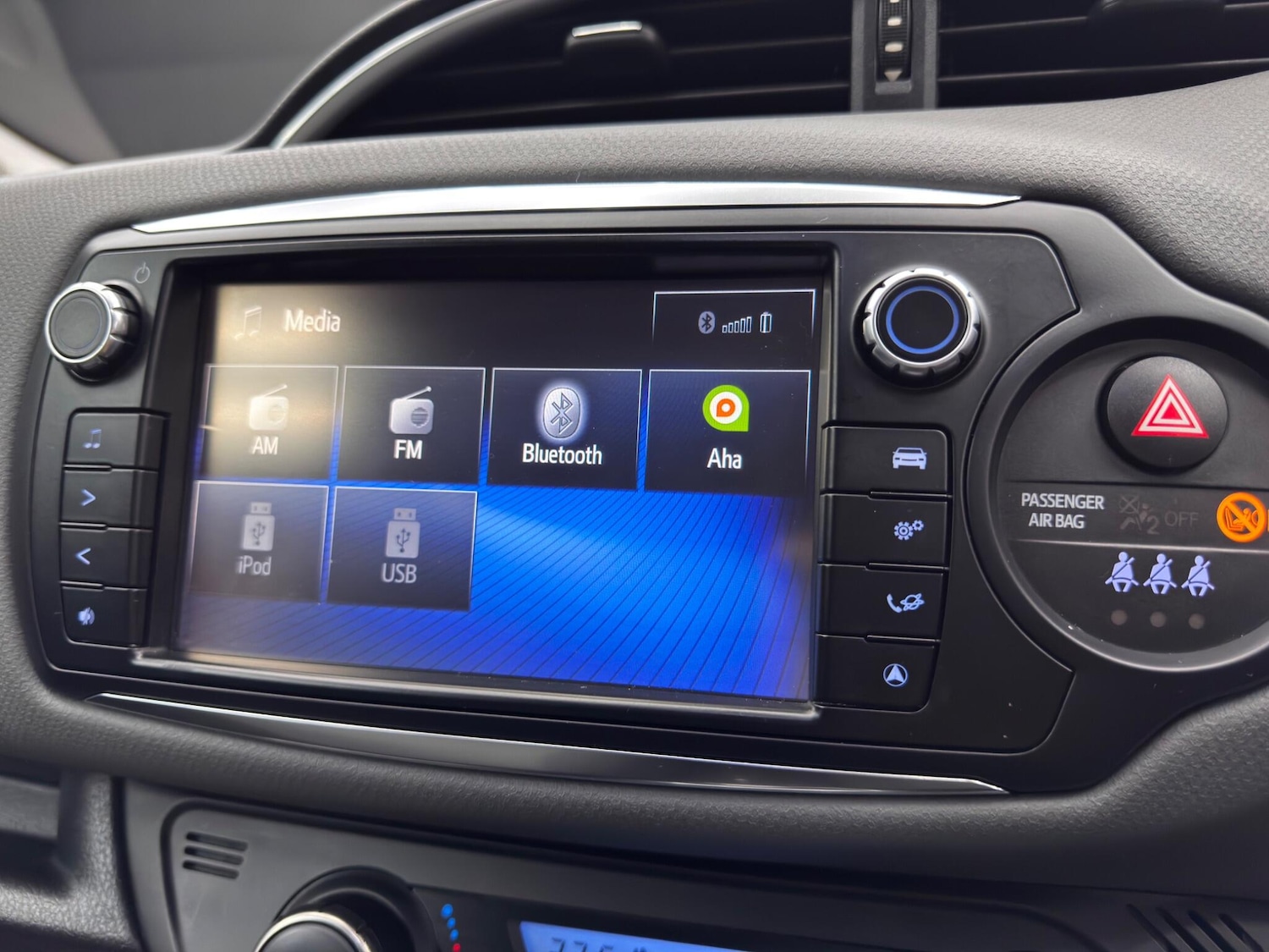 Used Toyota Yaris 2015 for sale - 76440451: Photo 29