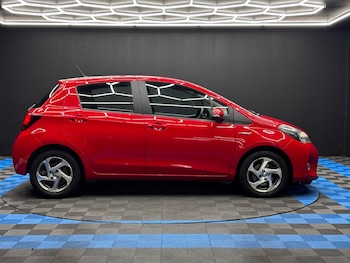 Used Toyota Yaris 2015 for sale - 76440451: Photo