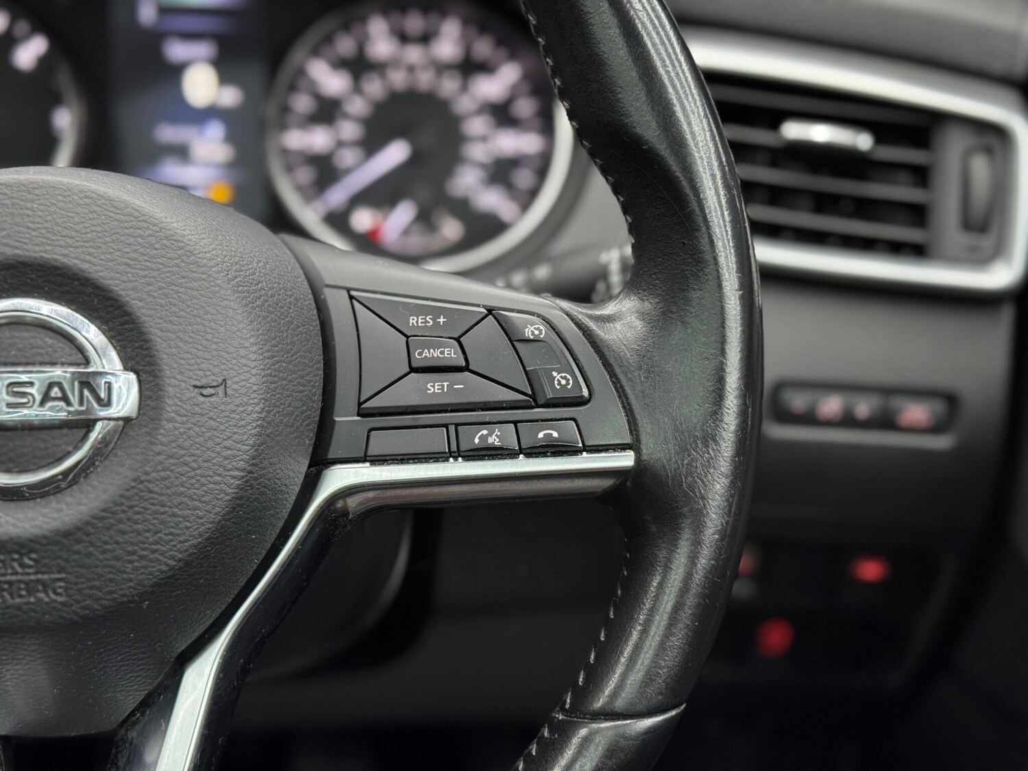 Used Nissan Qashqai 2017 for sale - 77939830: Photo 19