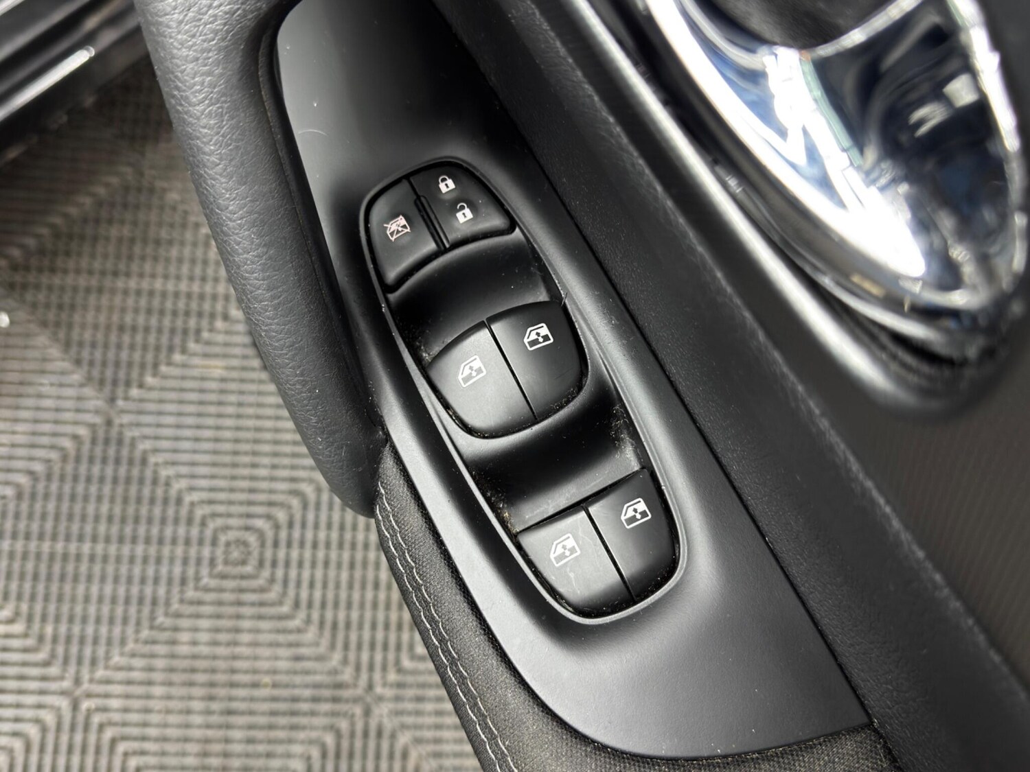 Used Nissan Qashqai 2017 for sale - 77939830: Photo 37