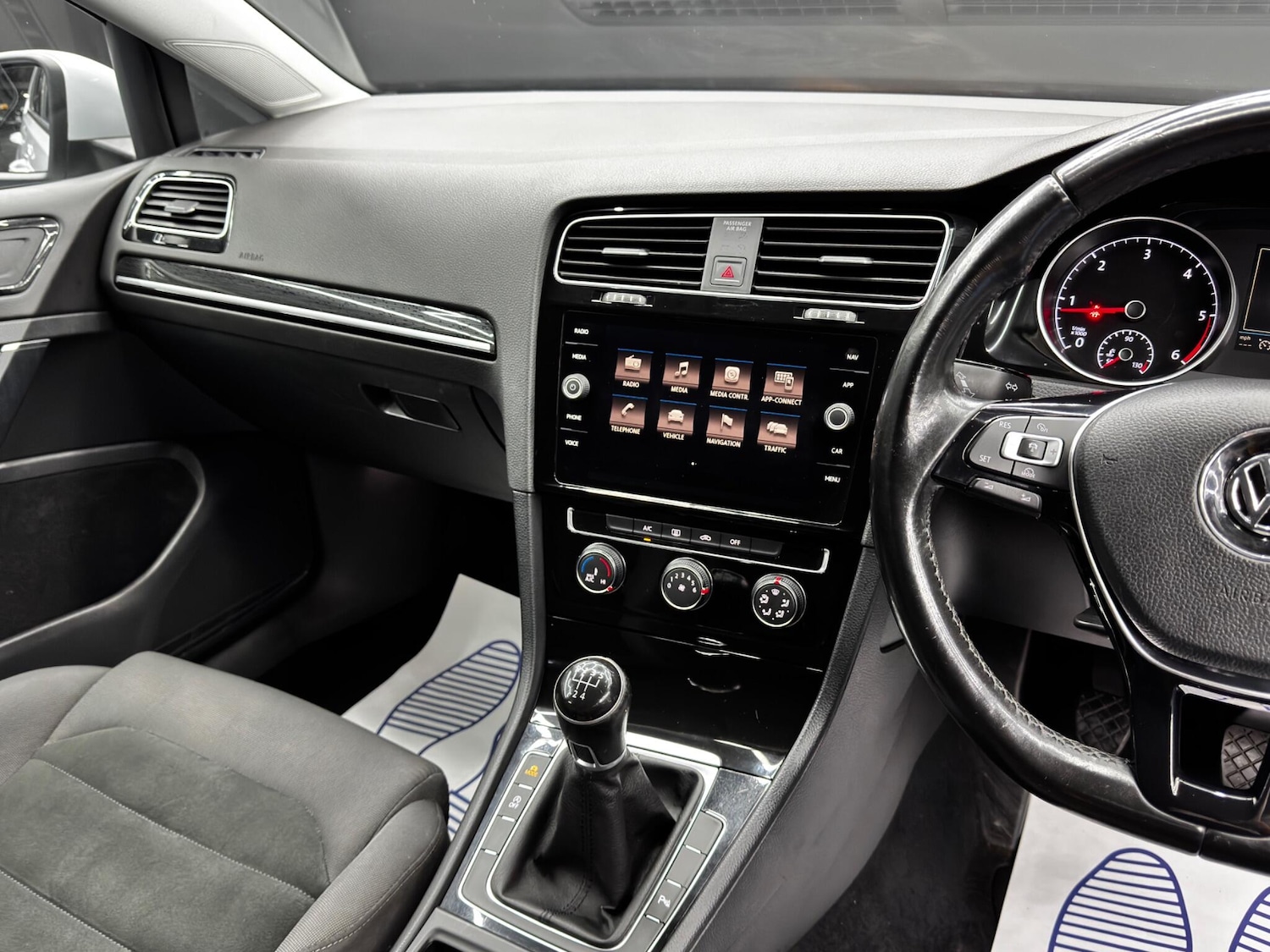 Used Volkswagen Golf 2017 for sale - 76866313: Photo 23