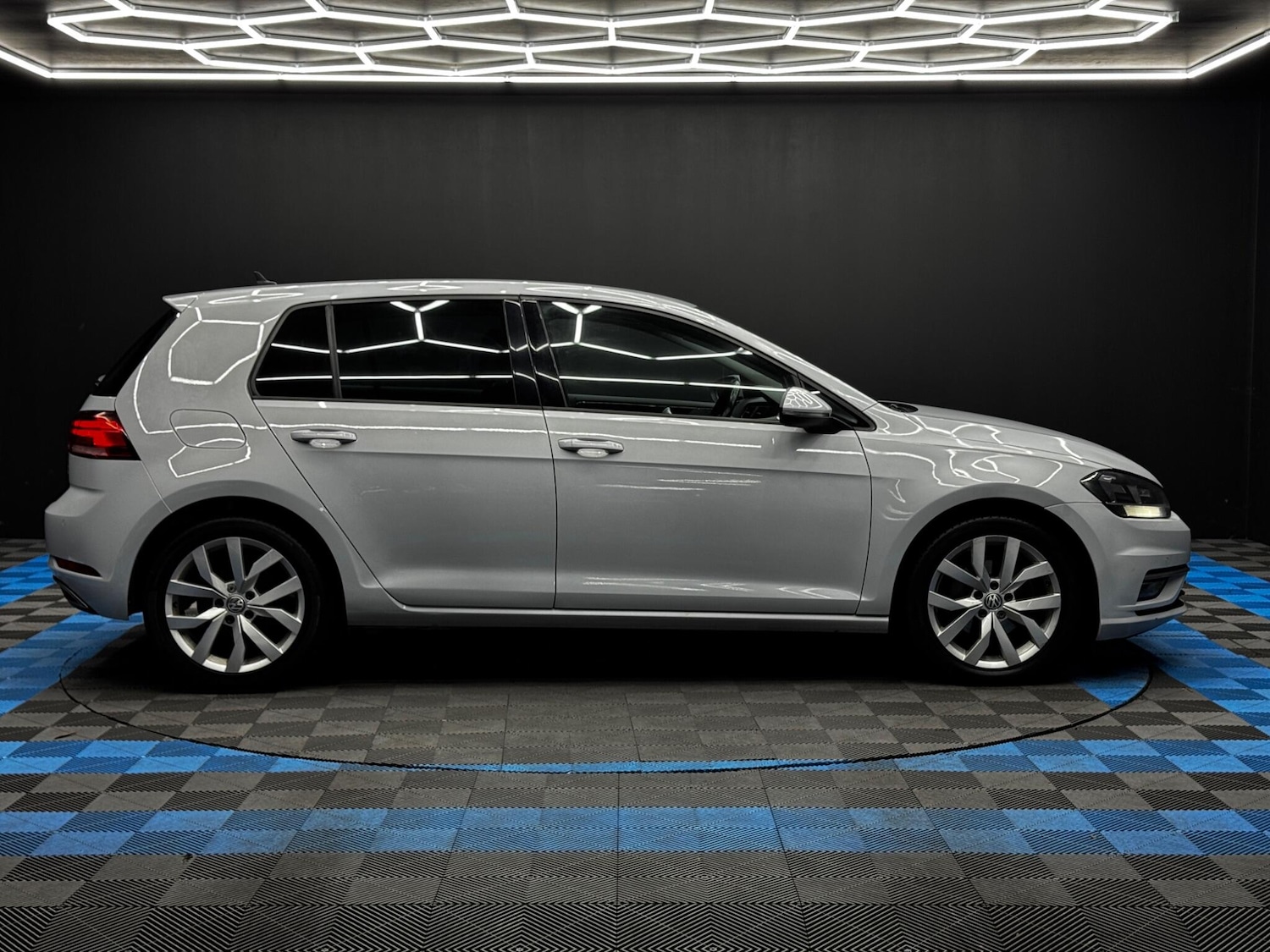 Used Volkswagen Golf 2017 for sale - 76866313: Photo 4