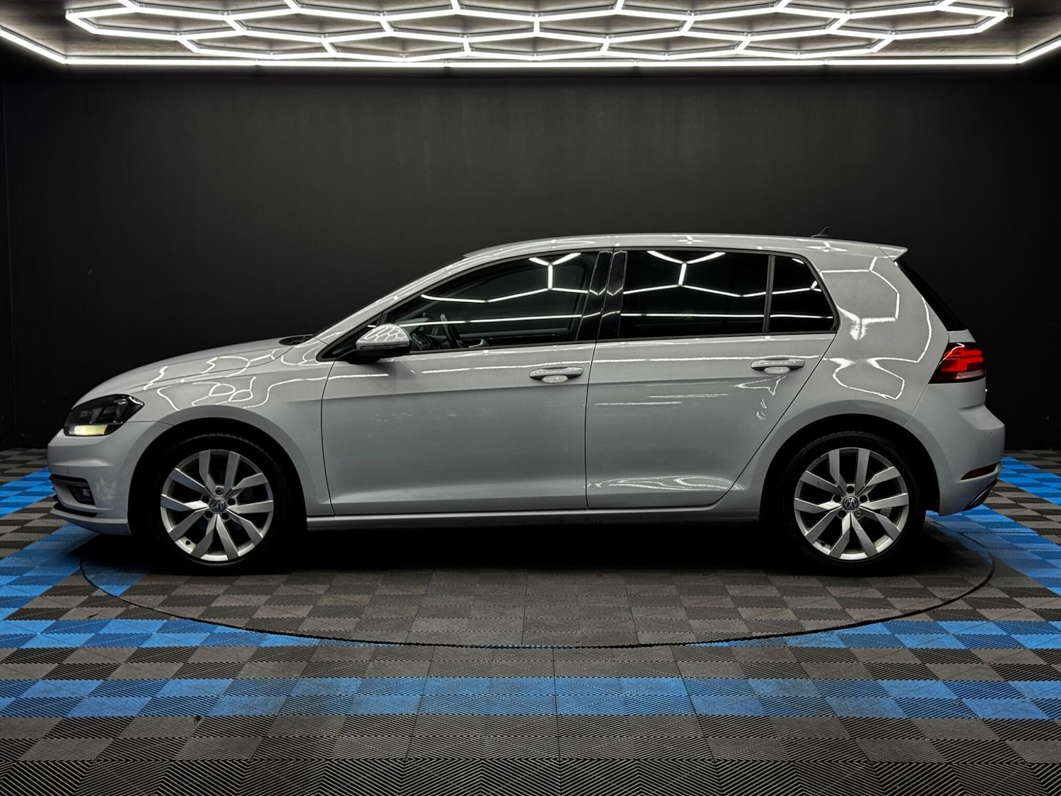 Used Volkswagen Golf 2017 for sale - 76866313: Photo 8