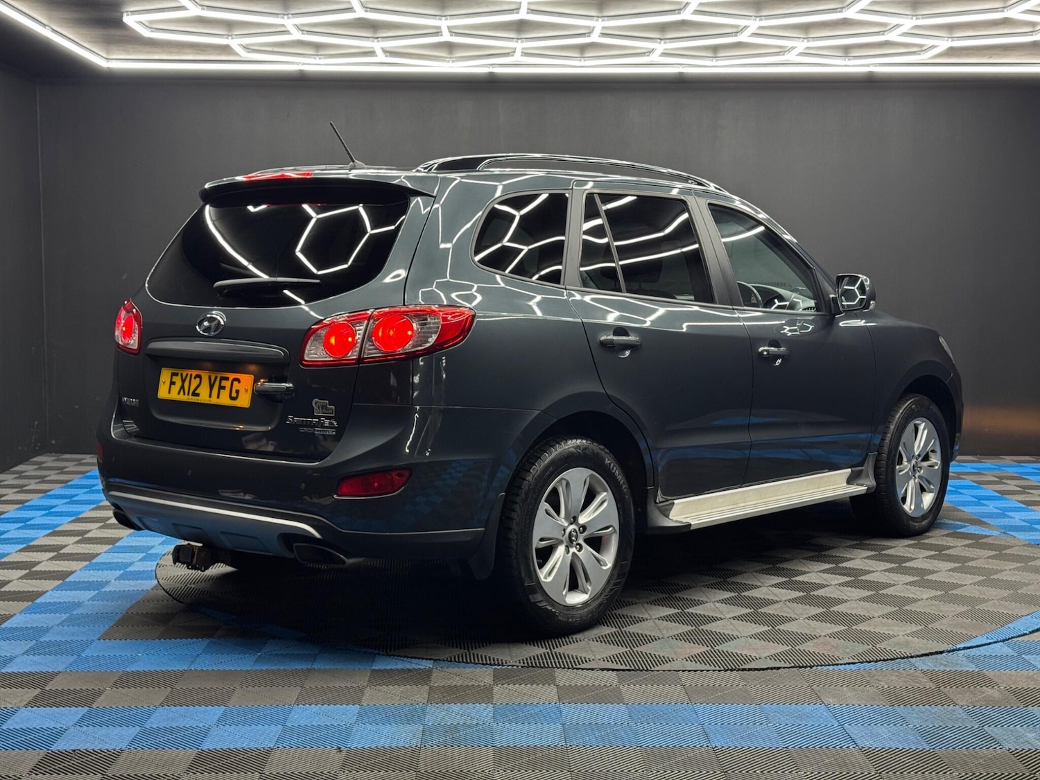 Used Hyundai Santa Fe 2012 for sale - 77377034: Photo 5