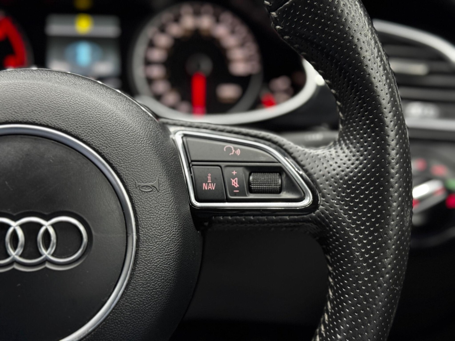 Used Audi A4 2014 for sale - 76658537: Photo 20