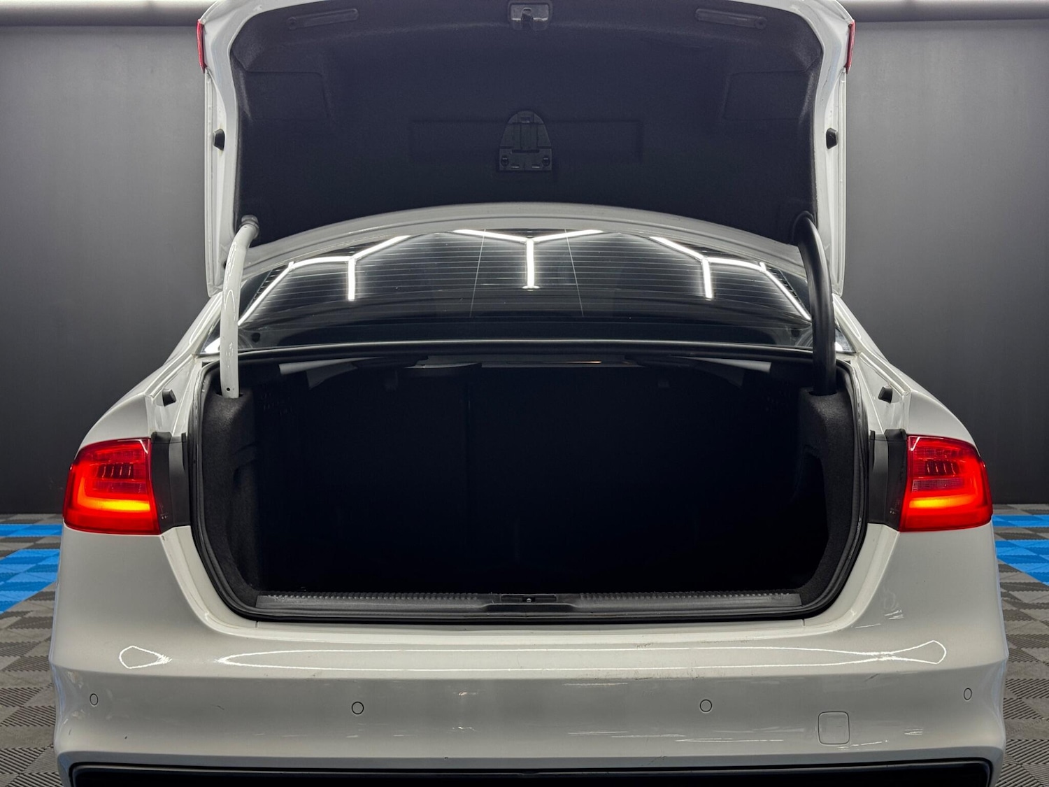 Used Audi A4 2014 for sale - 76658537: Photo 35