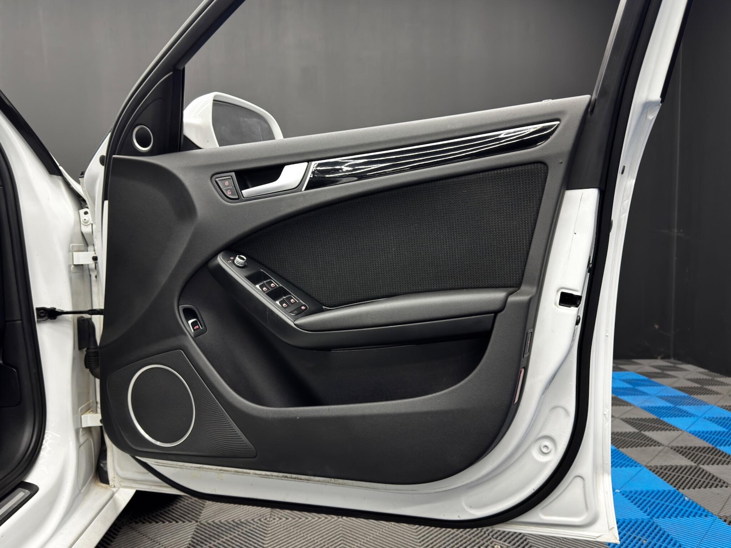 Used Audi A4 2014 for sale - 76658537: Photo 36