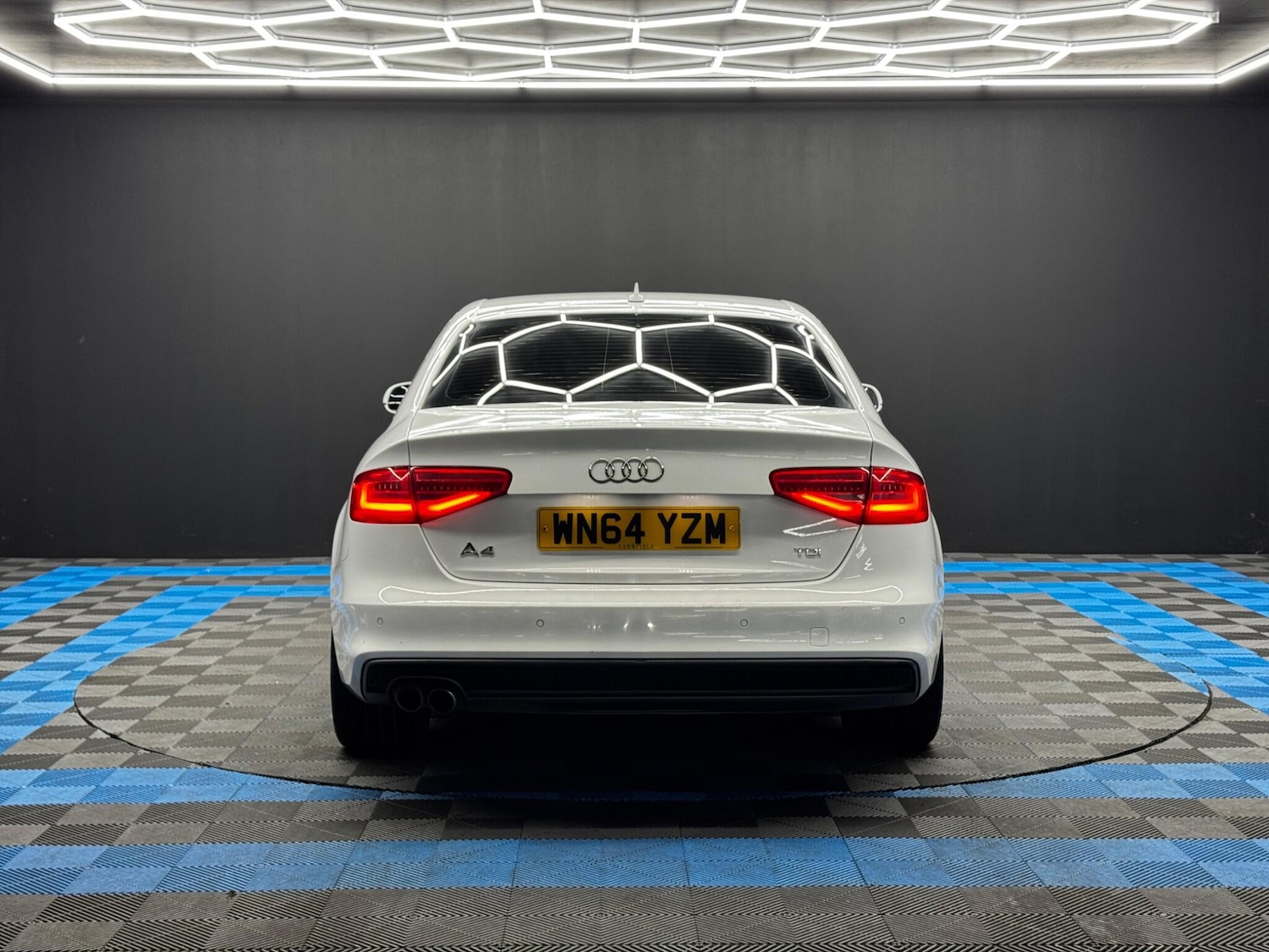 Used Audi A4 2014 for sale - 76658537: Photo 6