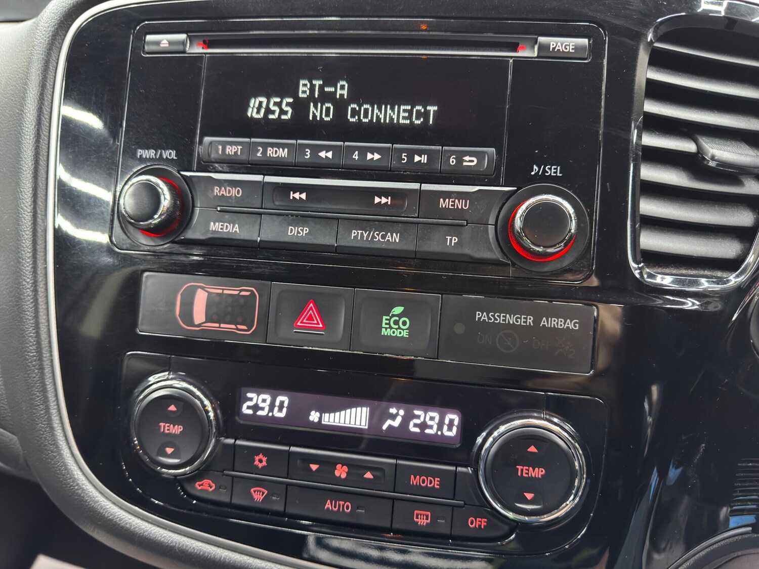 Used Mitsubishi Outlander 2018 for sale - 77839743: Photo 28