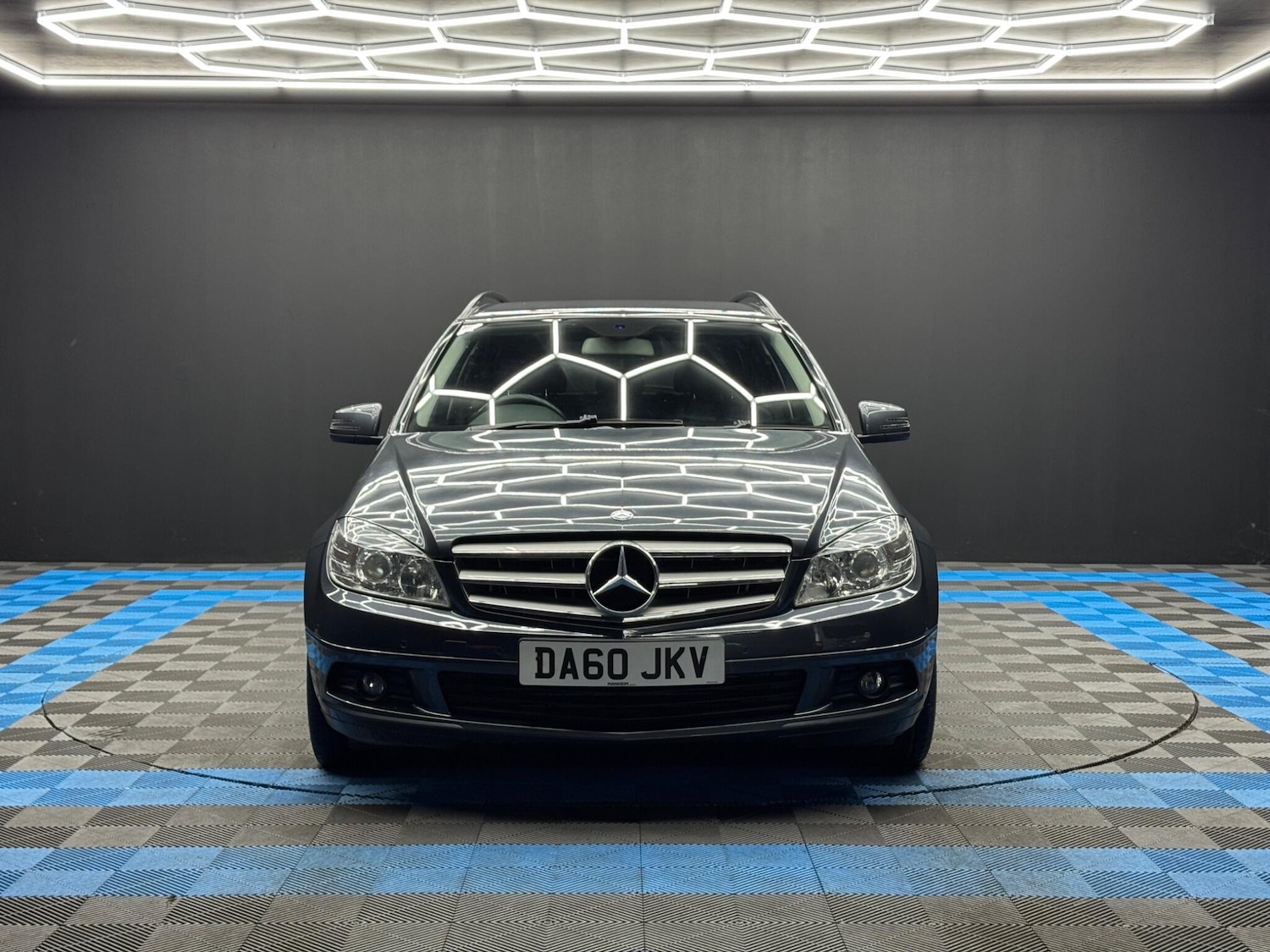 Used Mercedes-Benz C Class 2011 for sale - 77131031: Photo 2