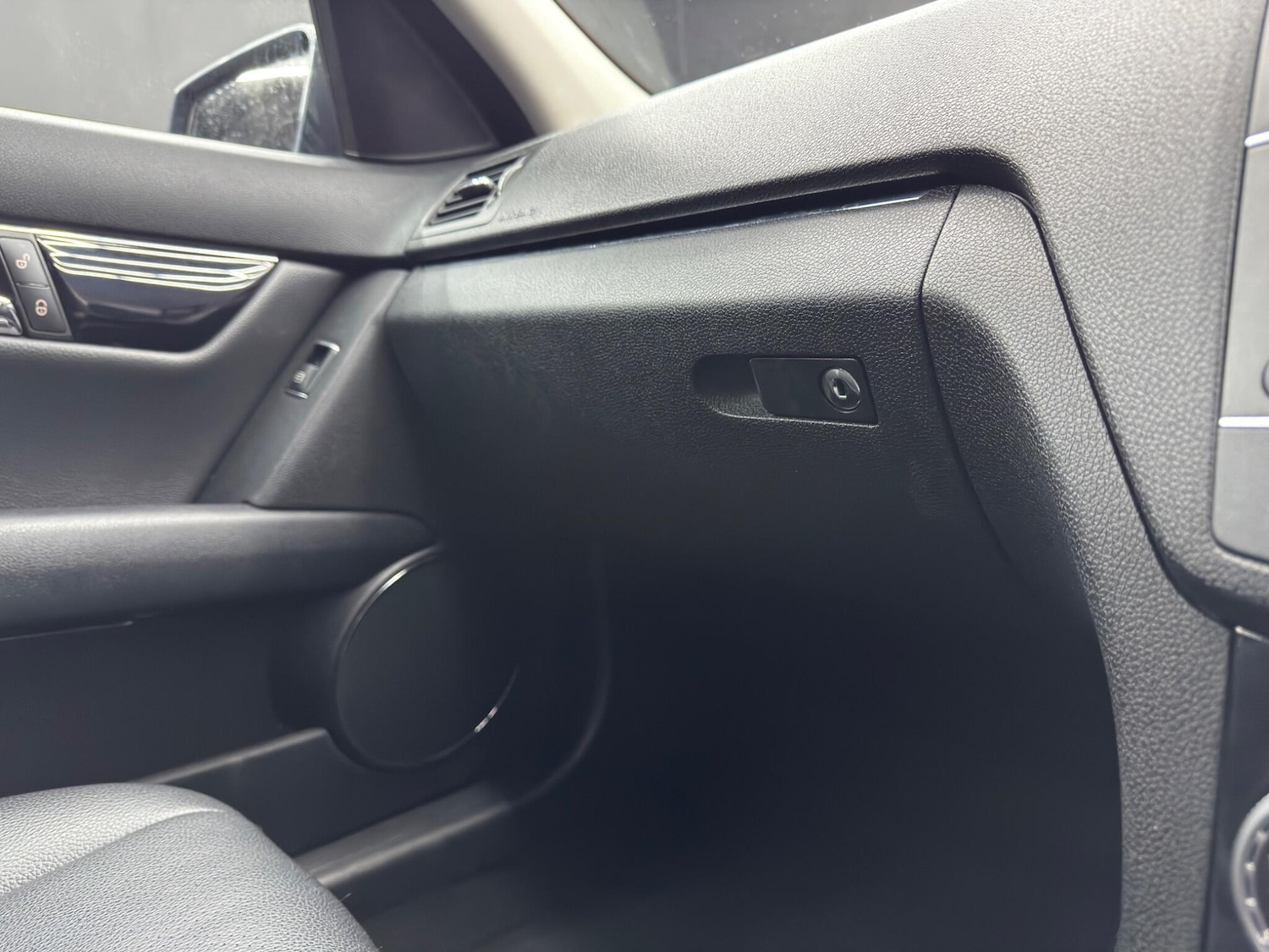 Used Mercedes-Benz C Class 2011 for sale - 77131031: Photo 34