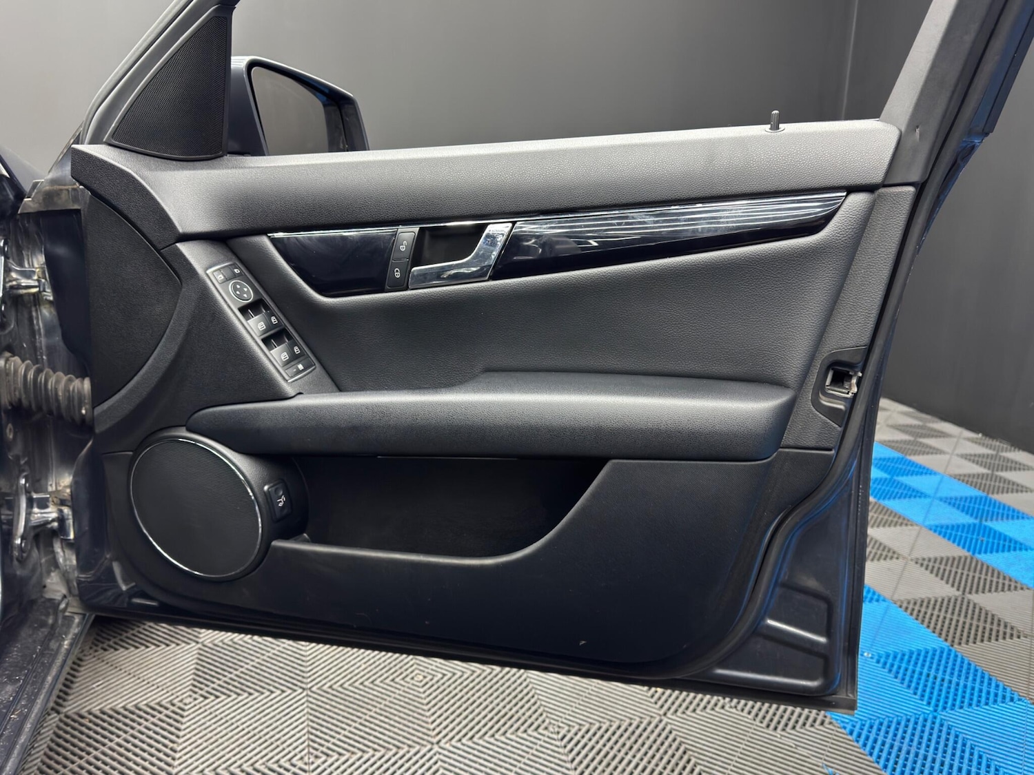 Used Mercedes-Benz C Class 2011 for sale - 77131031: Photo 37