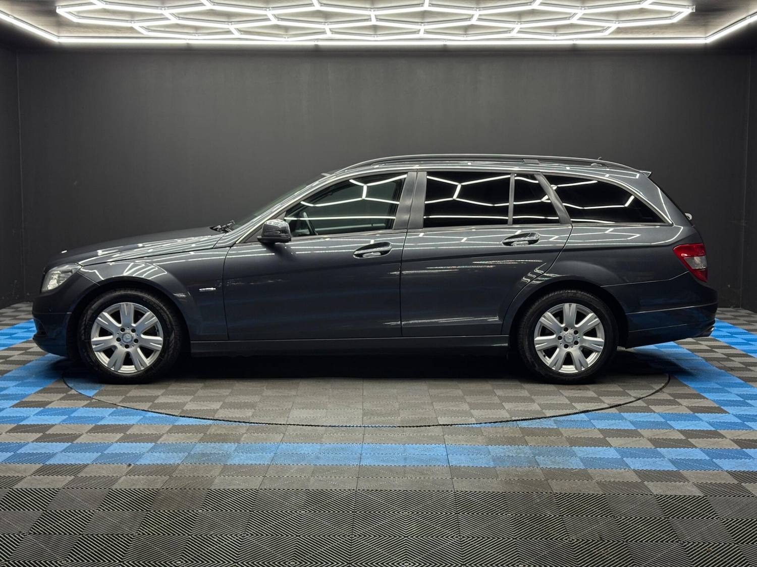 Used Mercedes-Benz C Class 2011 for sale - 77131031: Photo 8