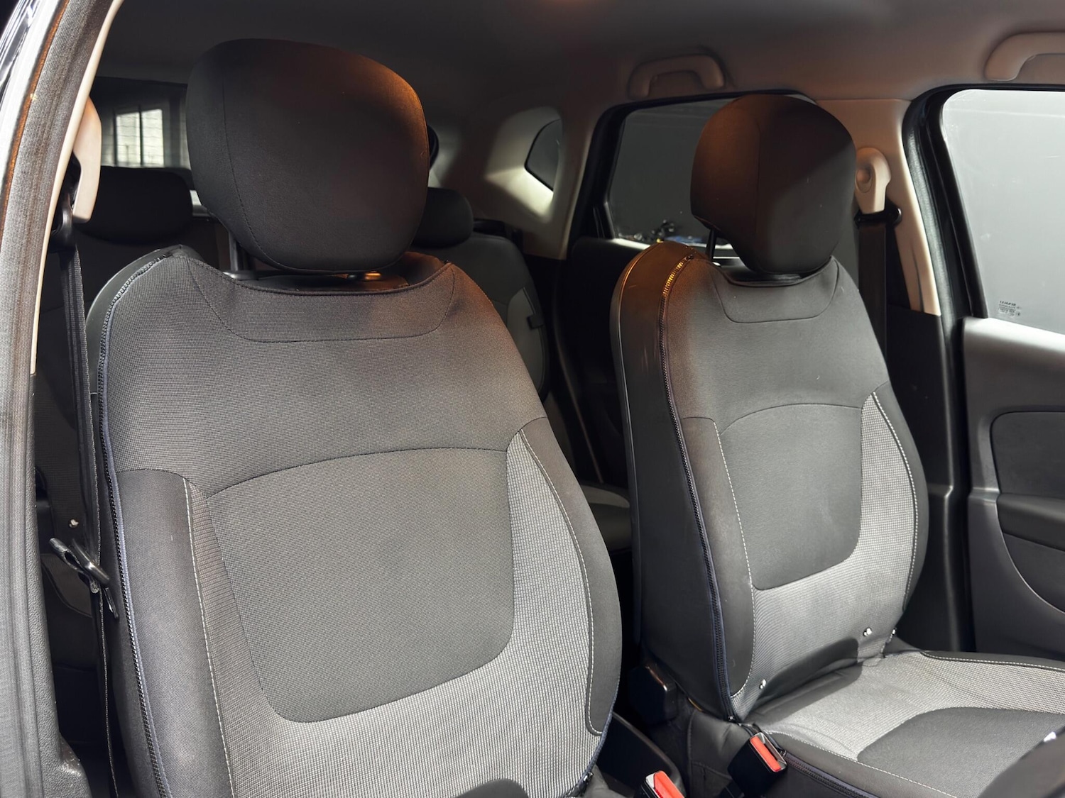 Used Renault Captur 2017 for sale - 76561529: Photo 12